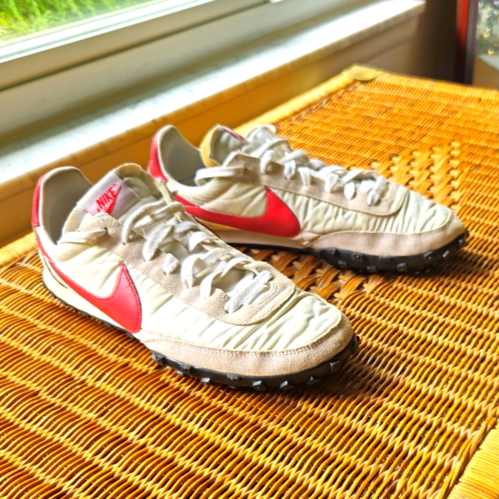 Nike waffle racer